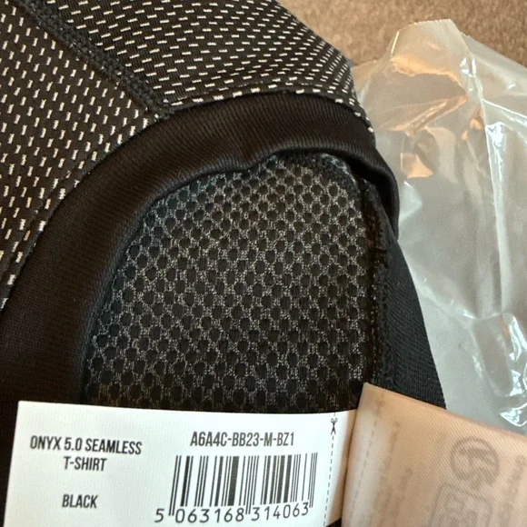 Gymshark Onyx V5 - Men's Black Short Sleeve Tee - Picture 3 of 3